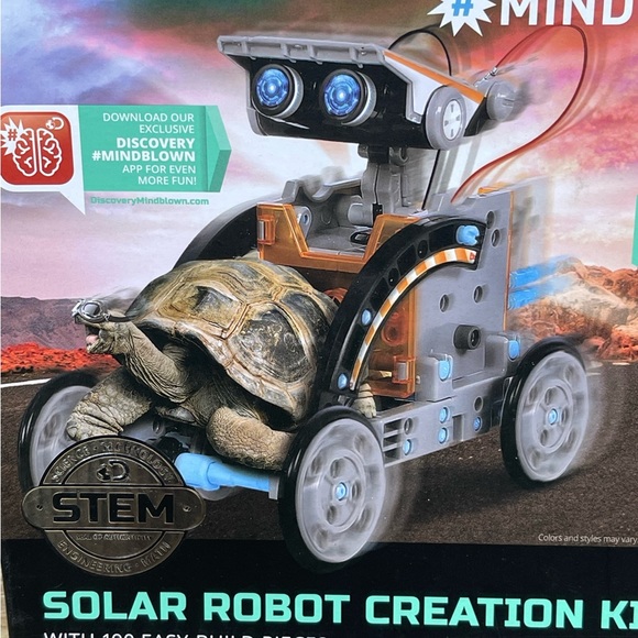 Discovery Mindblown 12 in 1 Solar Robot STEM 190 Piece Science Tech Creation Kit - Picture 9 of 13